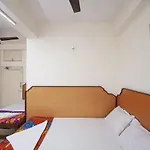 Spot On 38565 Hotel Surya Thiruvengadam St