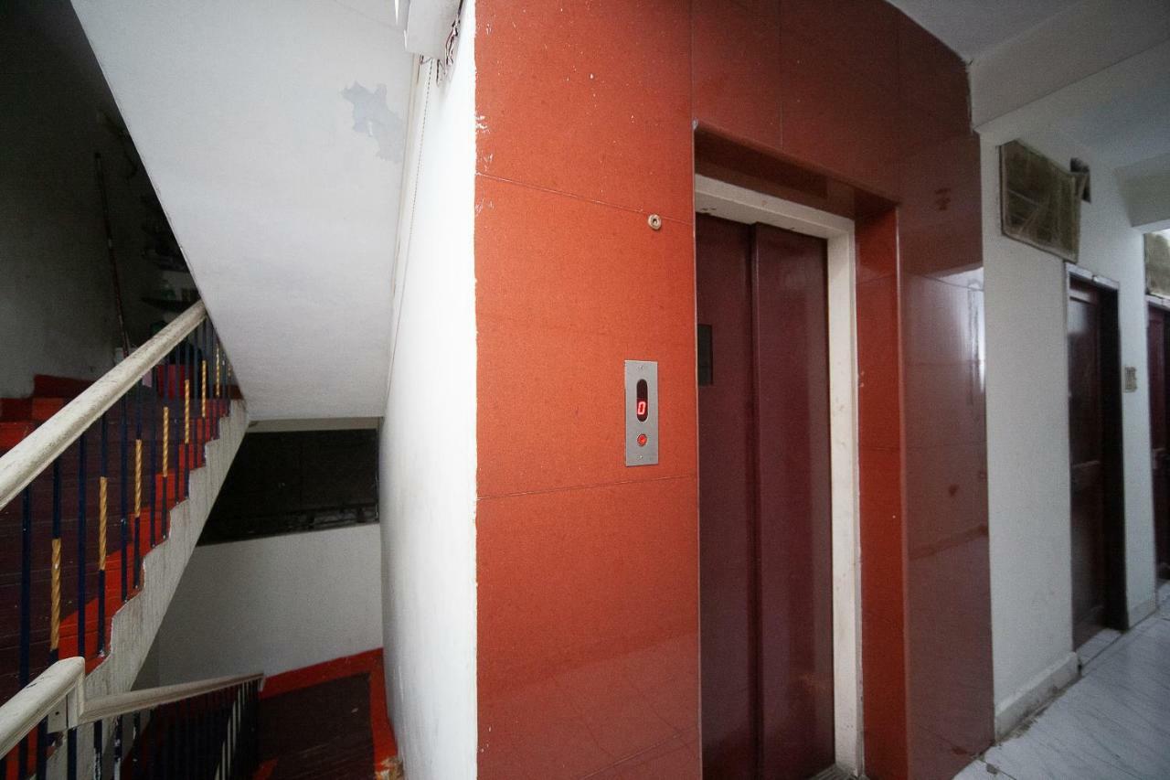 Spot On 38565 Surya Thiruvengadam St Hotel