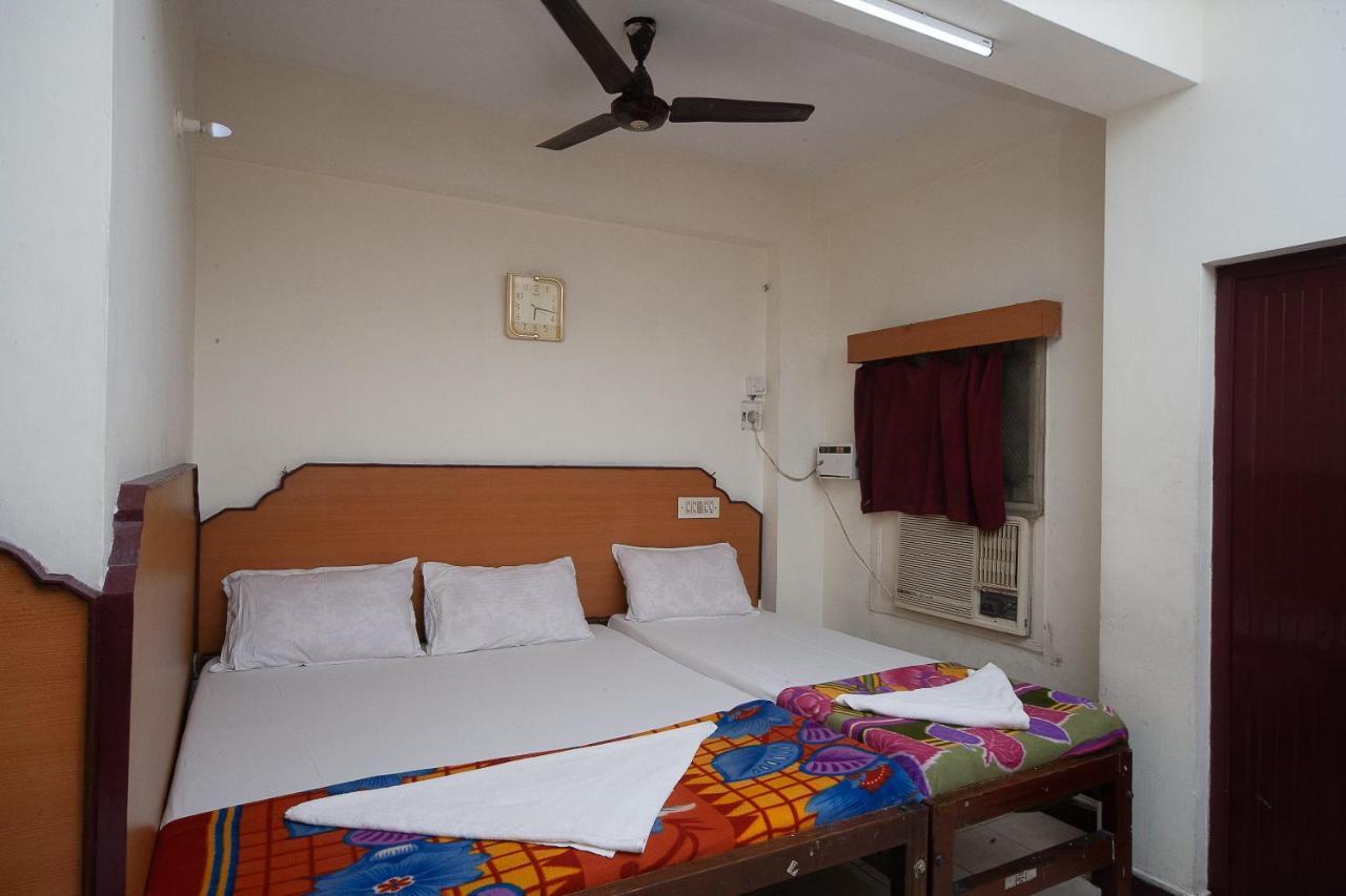 Spot On 38565 Surya Thiruvengadam St 3* Chennai