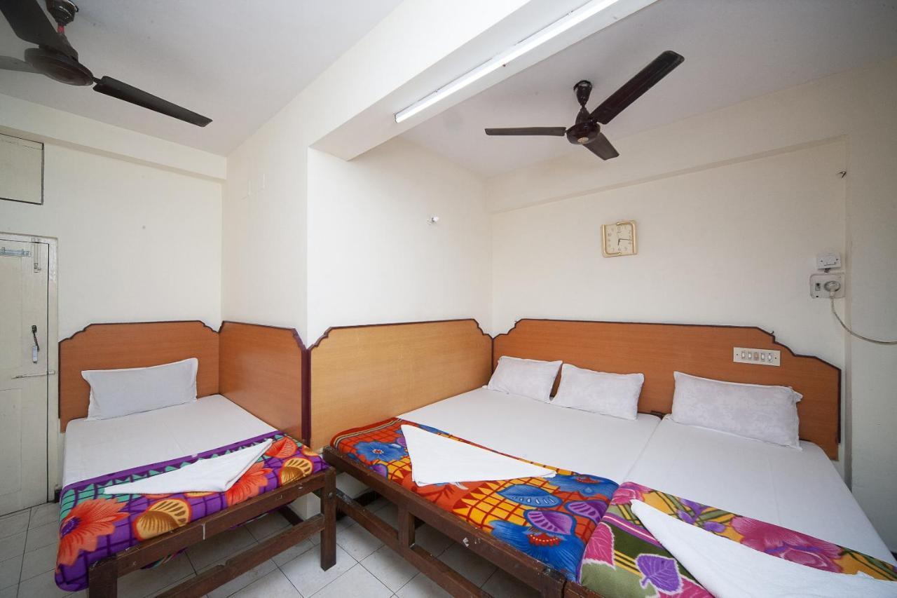 Spot On 38565 Surya Thiruvengadam St Hotel Chennai